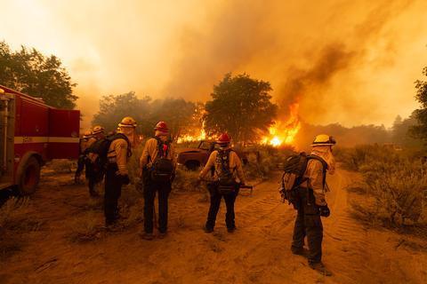 美國加州山火失控擴散，亞馬遜物流派送大規模拖延！