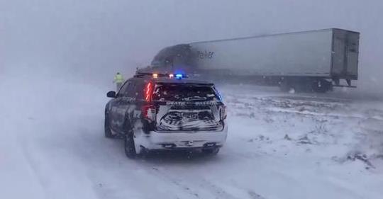 美國超40個州發布暴風雪等警報,部分地區開始出現物流派送延時的現象